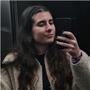 Estudiante de Grado en Educación Primaria especialidad PT y doy clase para niños y niñas de primaria